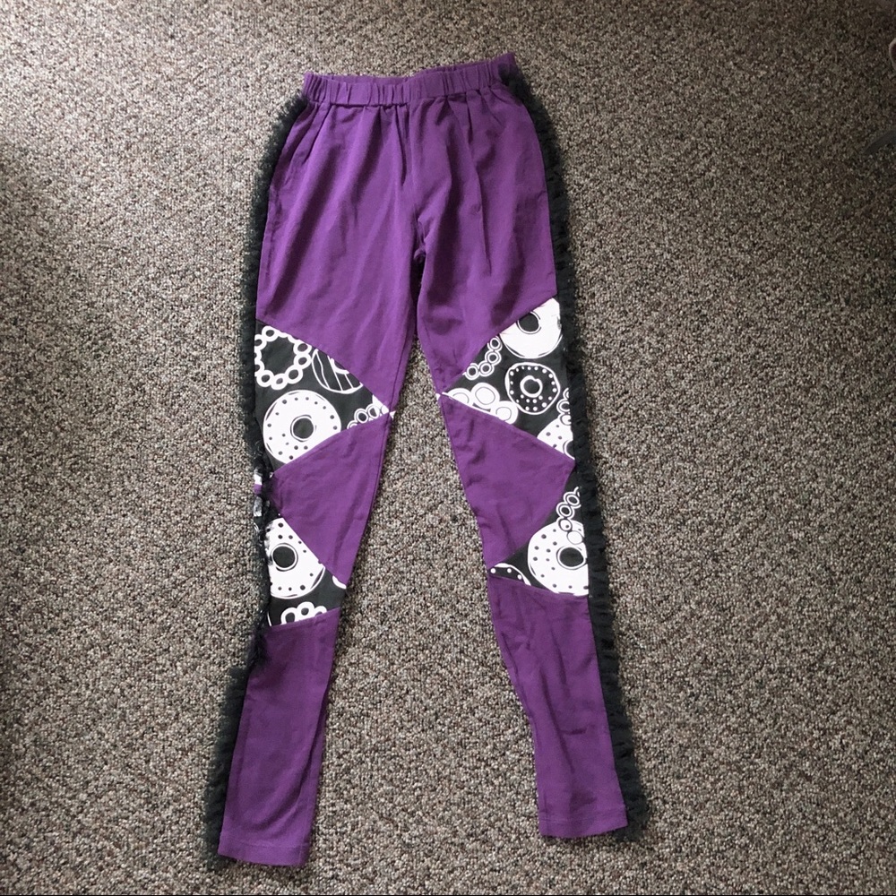 NWOT Donuts print black lace ruffle frillylegging
